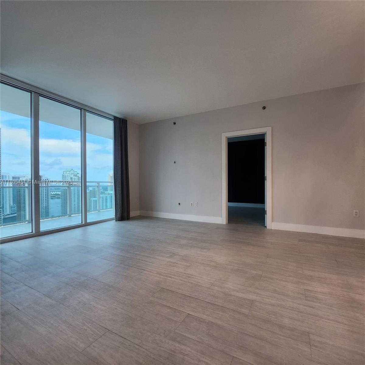 Small Image of 950 BRICKELL BAY DR #3504, Miami Number 28