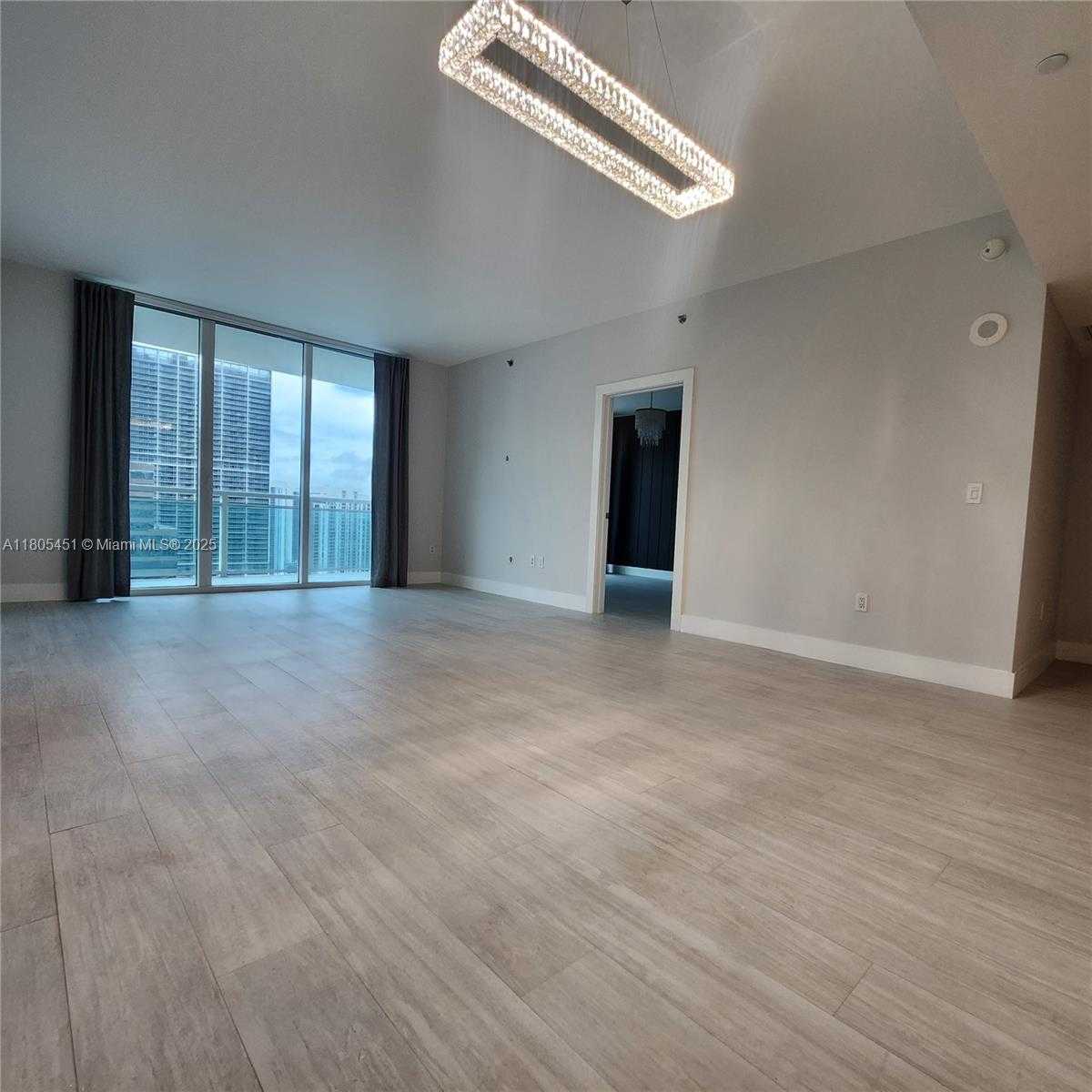 Small Image of 950 BRICKELL BAY DR #3504, Miami Number 29