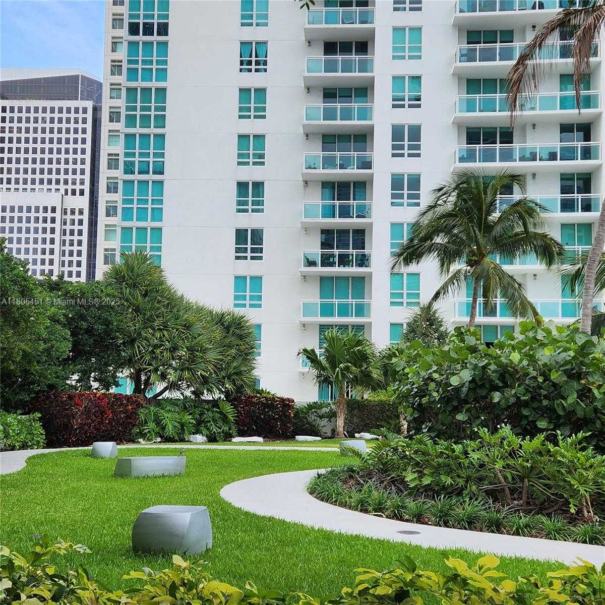 Small Image of 950 BRICKELL BAY DR #3504, Miami Number 43