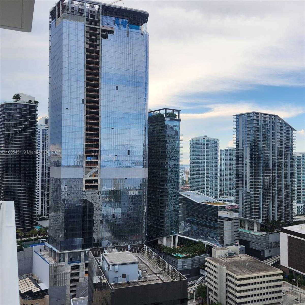 Small Image of 950 BRICKELL BAY DR #3504, Miami Number 5