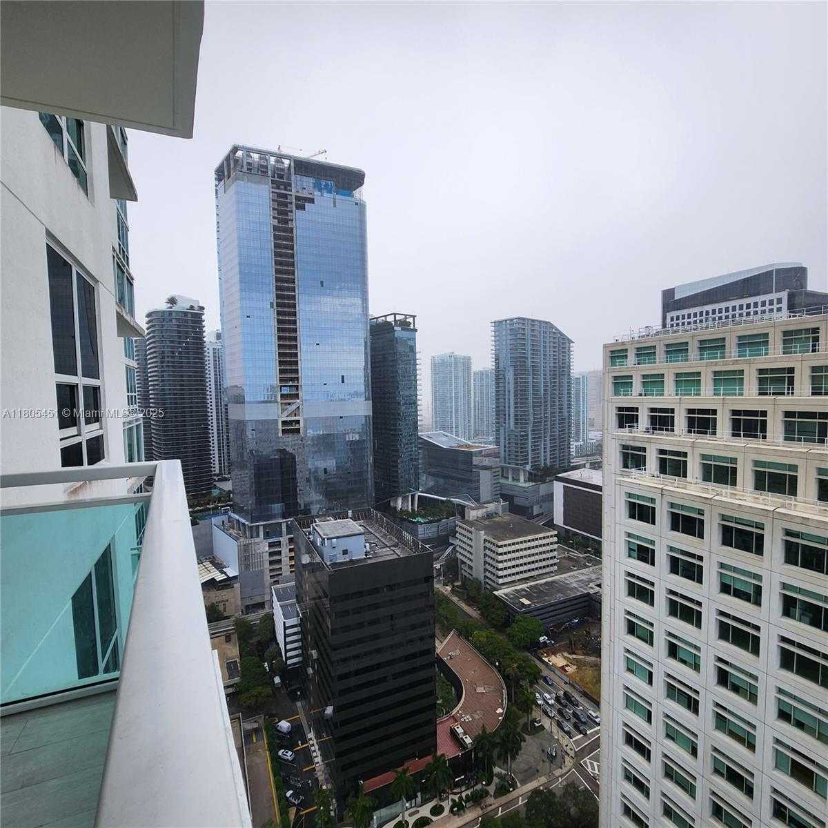 Small Image of 950 BRICKELL BAY DR #3504, Miami Number 57