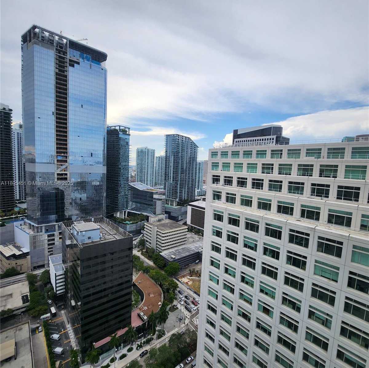 Small Image of 950 BRICKELL BAY DR #3504, Miami Number 6