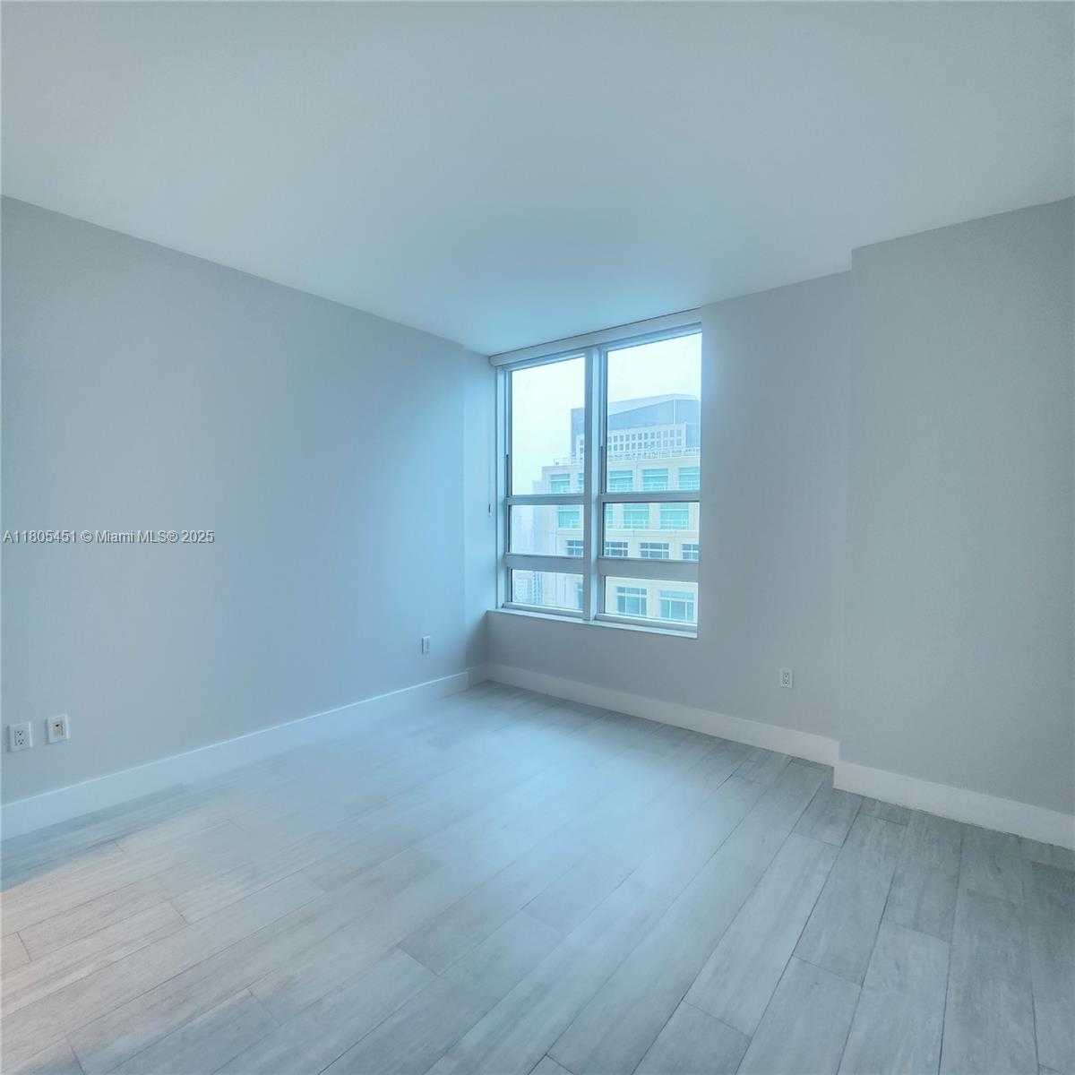 Small Image of 950 BRICKELL BAY DR #3504, Miami Number 68