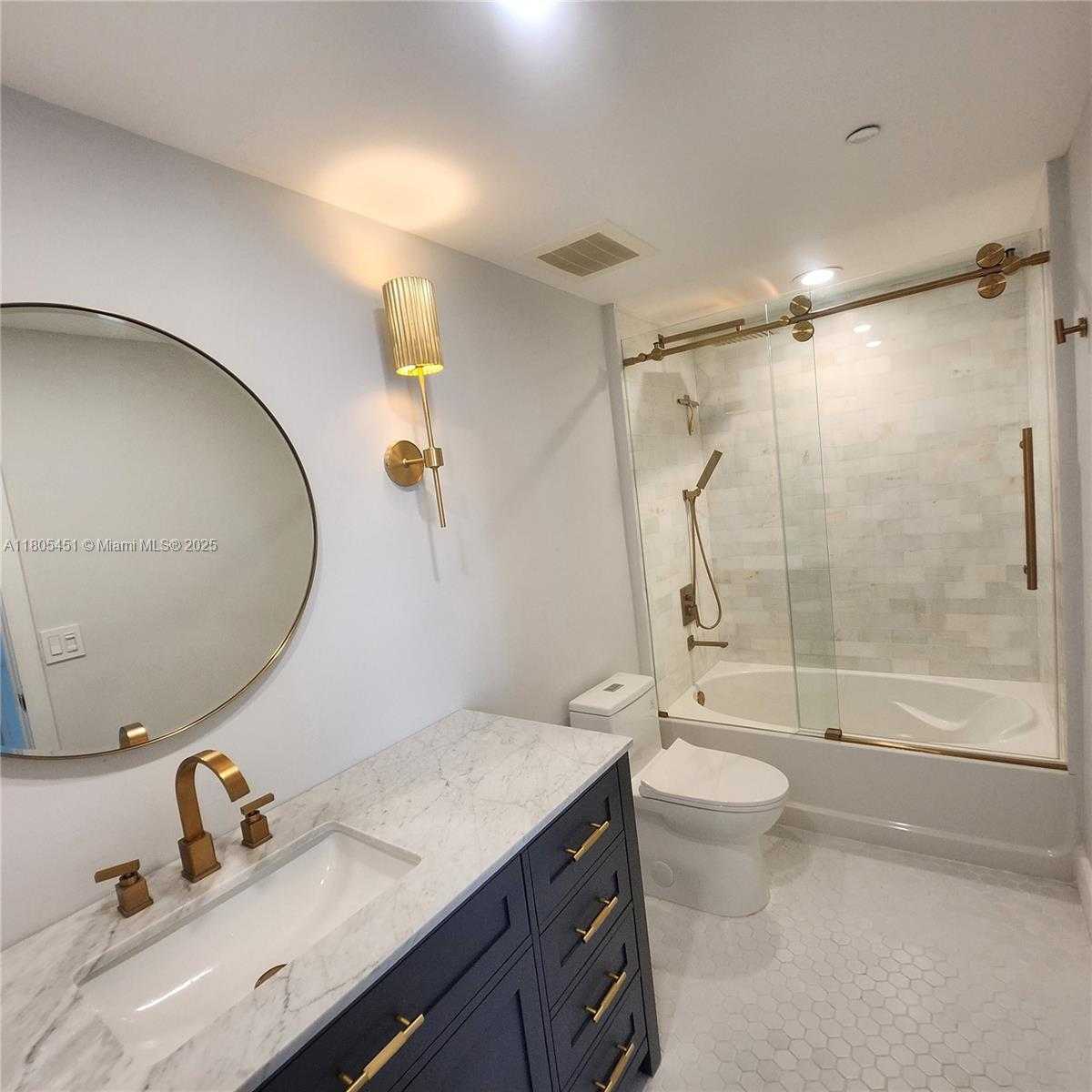 Small Image of 950 BRICKELL BAY DR #3504, Miami Number 74