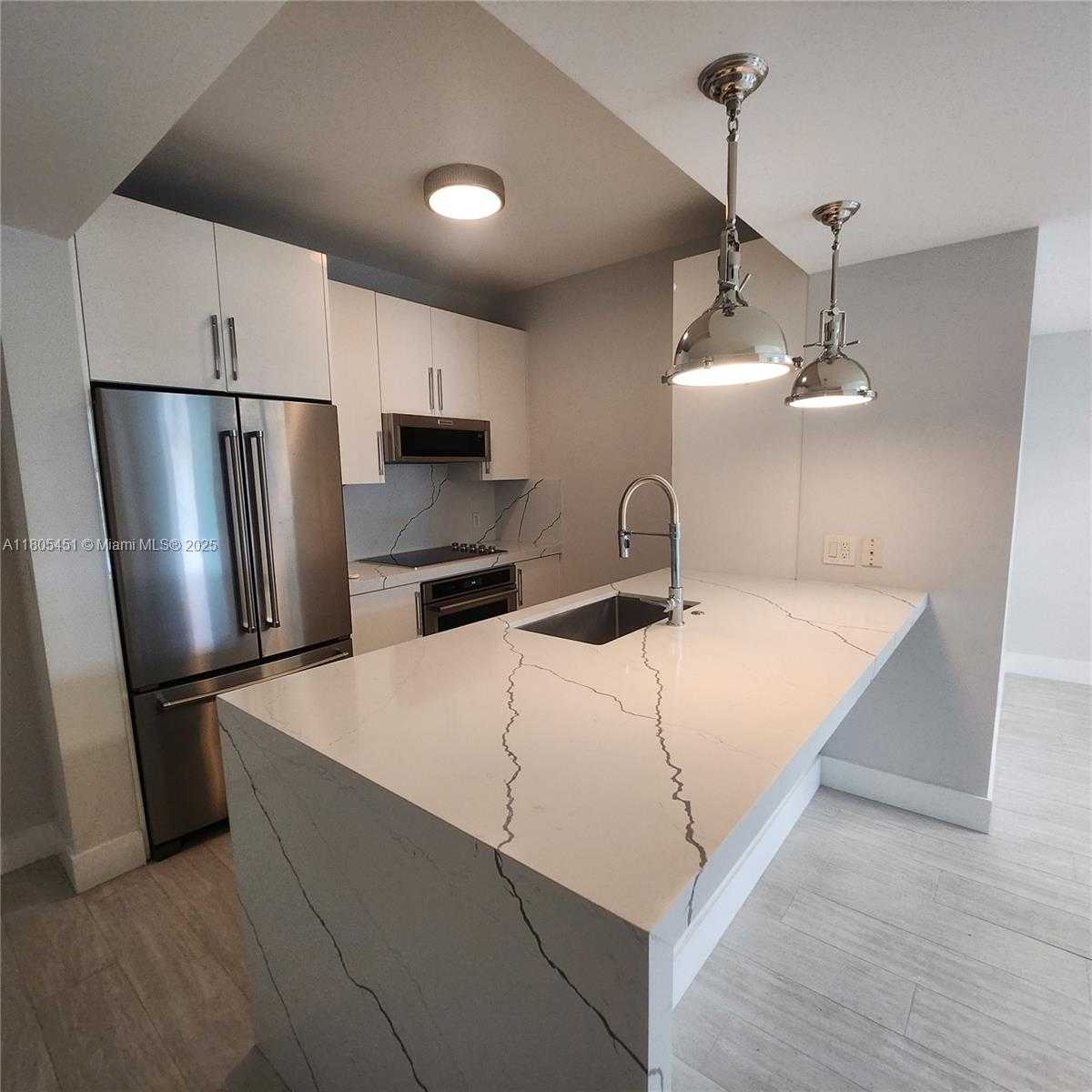 Small Image of 950 BRICKELL BAY DR #3504, Miami Number 77