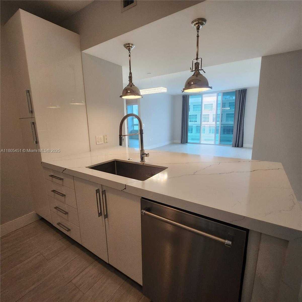 Small Image of 950 BRICKELL BAY DR #3504, Miami Number 80