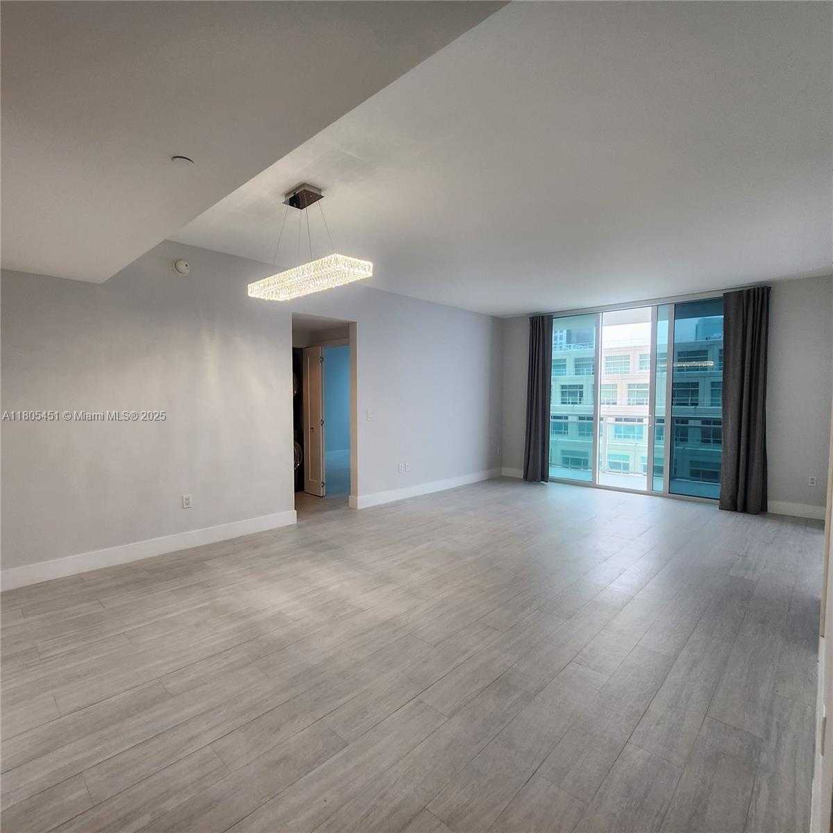Small Image of 950 BRICKELL BAY DR #3504, Miami Number 81