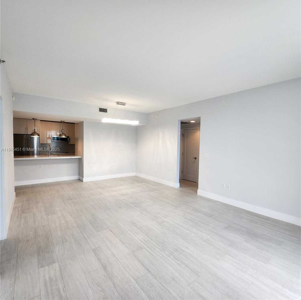 Small Image of 950 BRICKELL BAY DR #3504, Miami Number 82