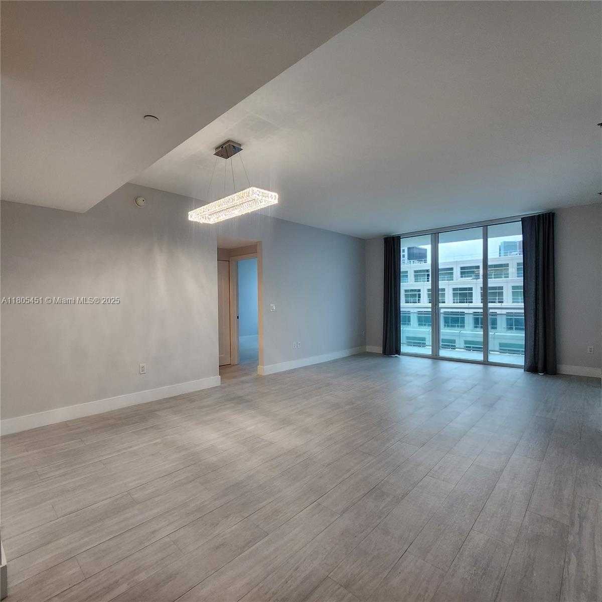 Small Image of 950 BRICKELL BAY DR #3504, Miami Number 9