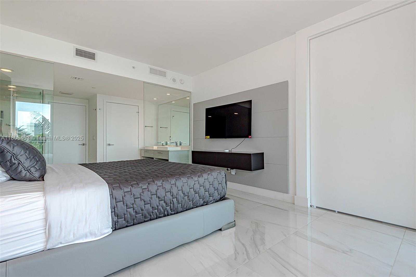 Small Image of 650 NORTH EAST 32ND ST #704, Miami Number 14