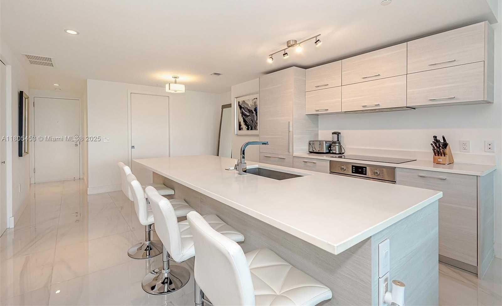 Small Image of 650 NORTH EAST 32ND ST #704, Miami Number 8