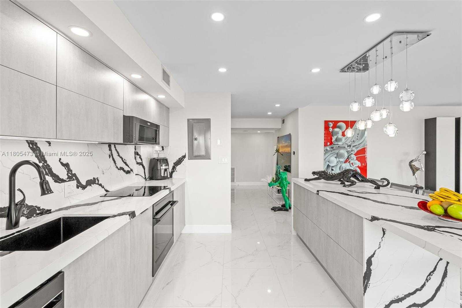 Small Image of 2851 NORTH EAST 183RD ST #1817E, Aventura Number 12