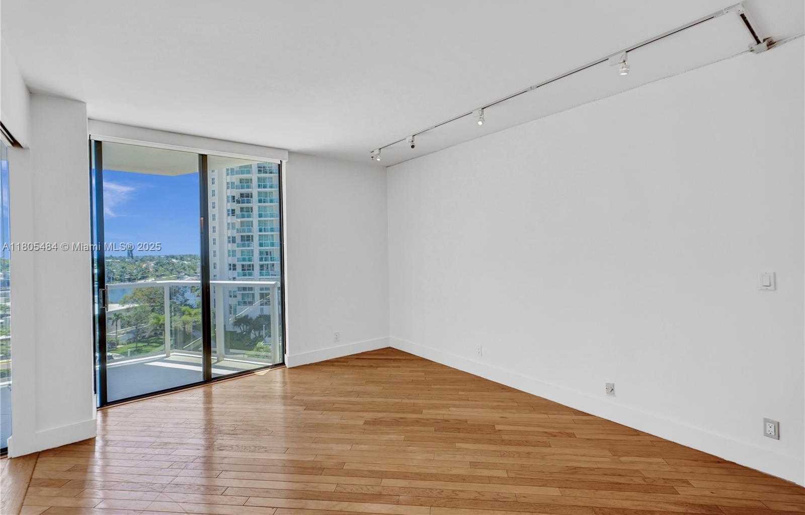 Small Image of 20281 EAST COUNTRY CLUB DR #412, Aventura Number 19