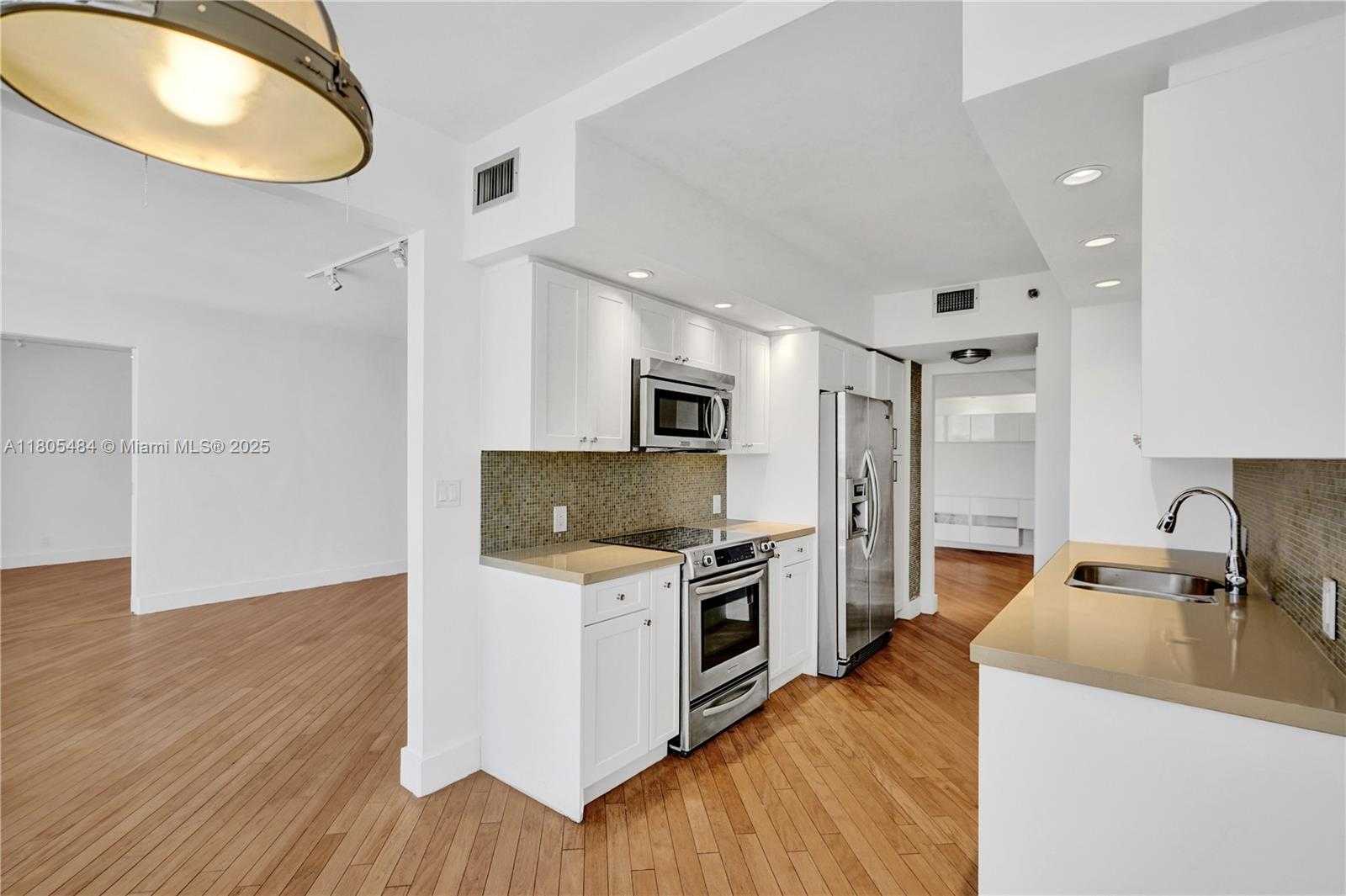 Small Image of 20281 EAST COUNTRY CLUB DR #412, Aventura Number 20