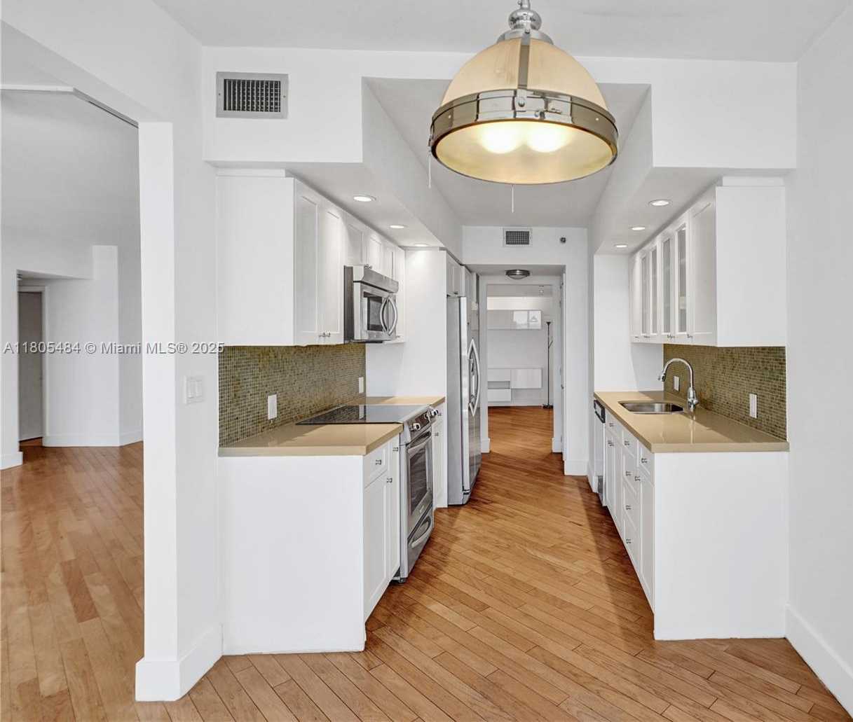 Small Image of 20281 EAST COUNTRY CLUB DR #412, Aventura Number 21