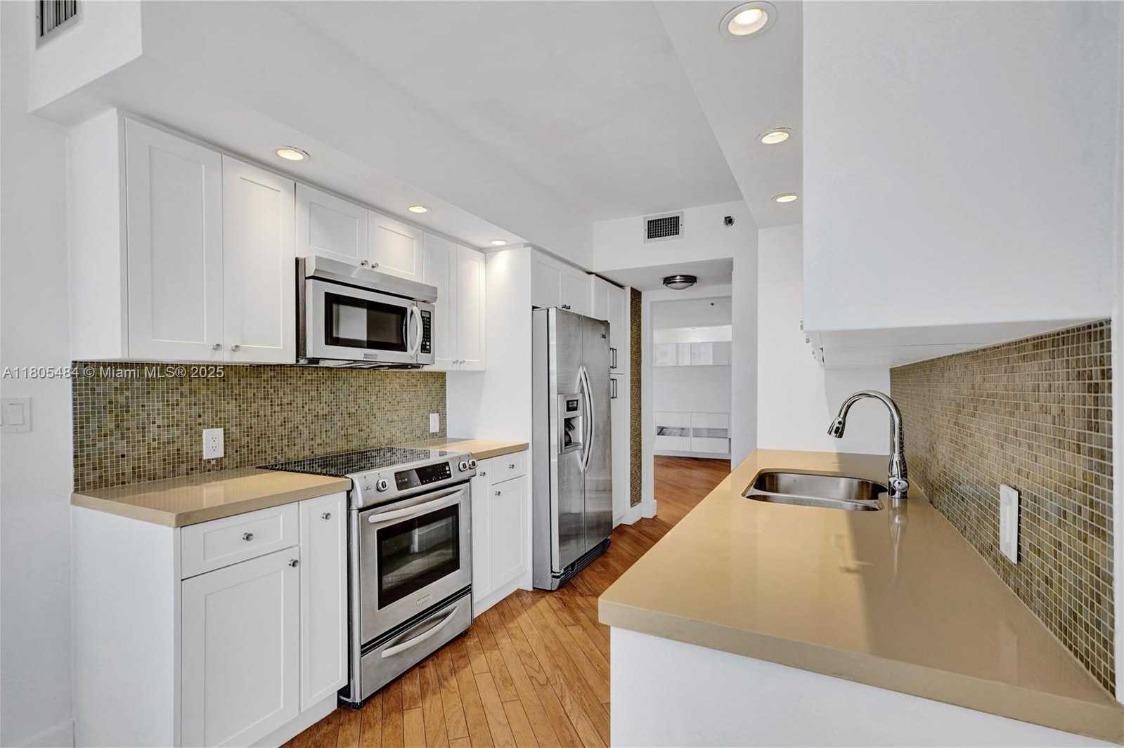 Small Image of 20281 EAST COUNTRY CLUB DR #412, Aventura Number 23