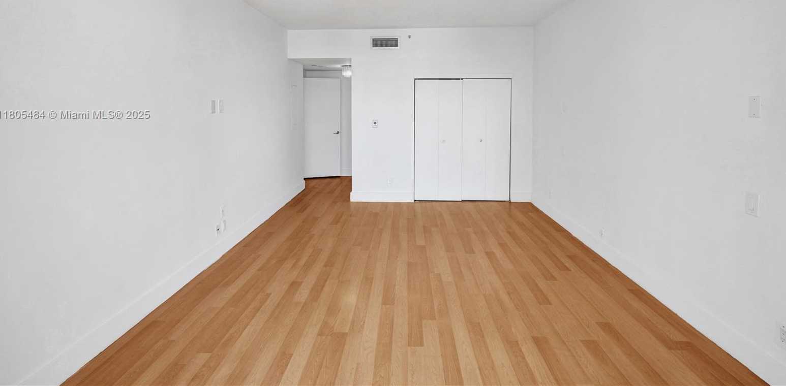 Small Image of 20281 EAST COUNTRY CLUB DR #412, Aventura Number 42