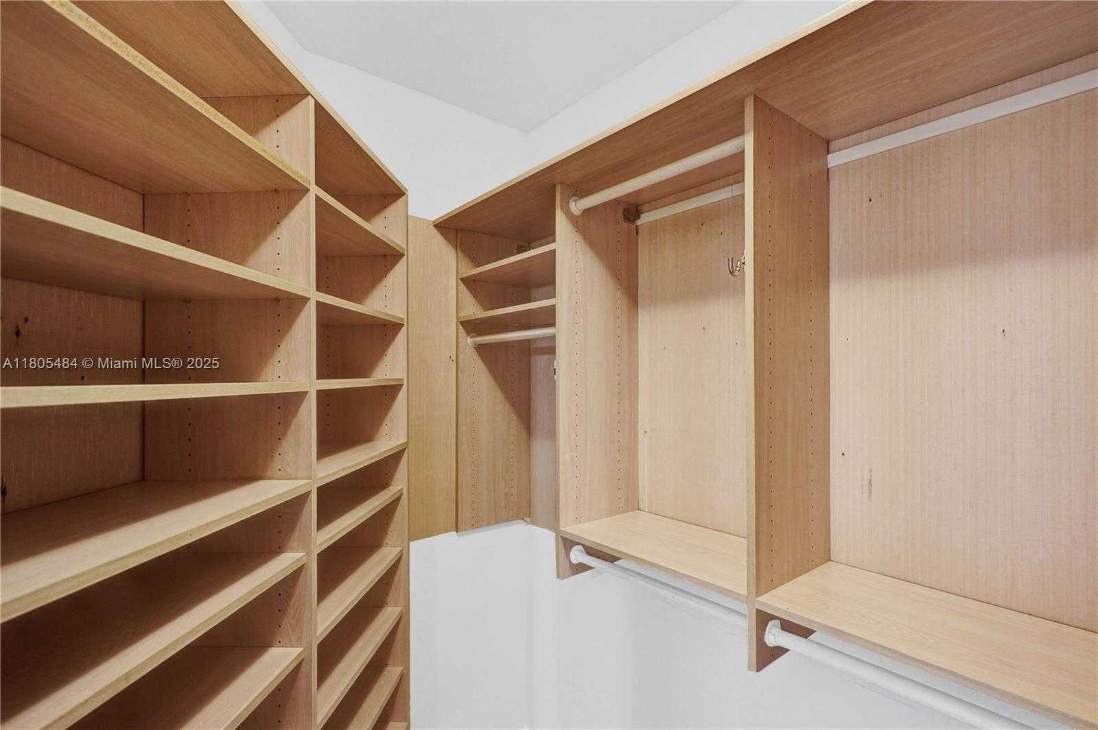 Small Image of 20281 EAST COUNTRY CLUB DR #412, Aventura Number 44