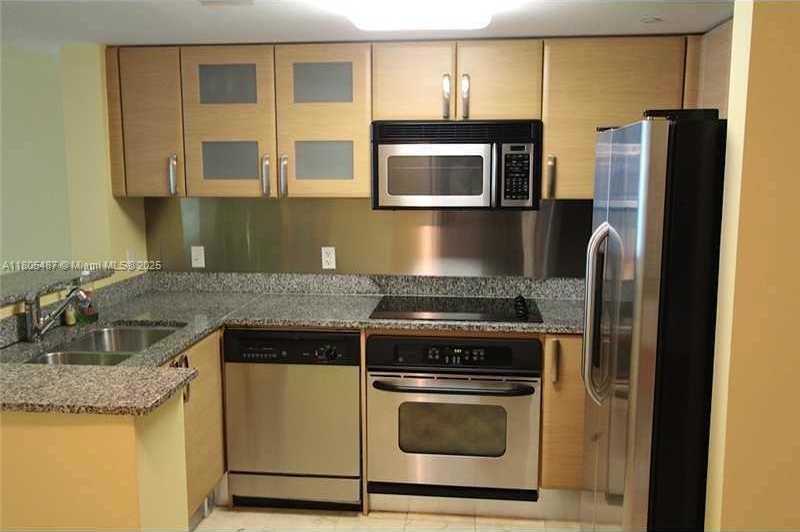 Small Image of 2101 BRICKELL AVE #1611, Miami Number 2