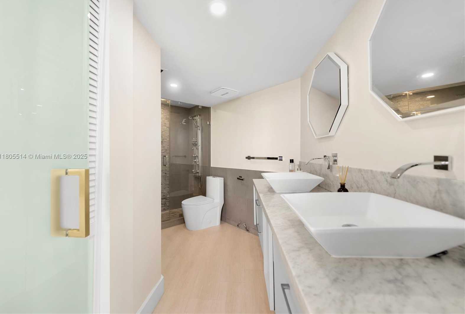 Small Image of 1900 SUNSET HARBOUR DR #1911, Miami Beach Number 10