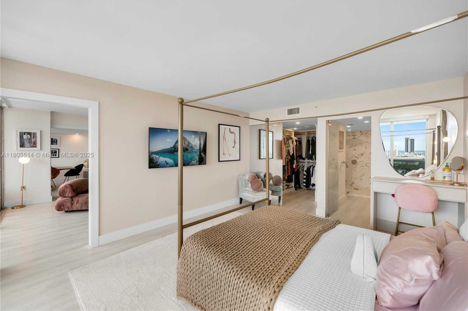 Small Image of 1900 SUNSET HARBOUR DR #1911, Miami Beach Number 13