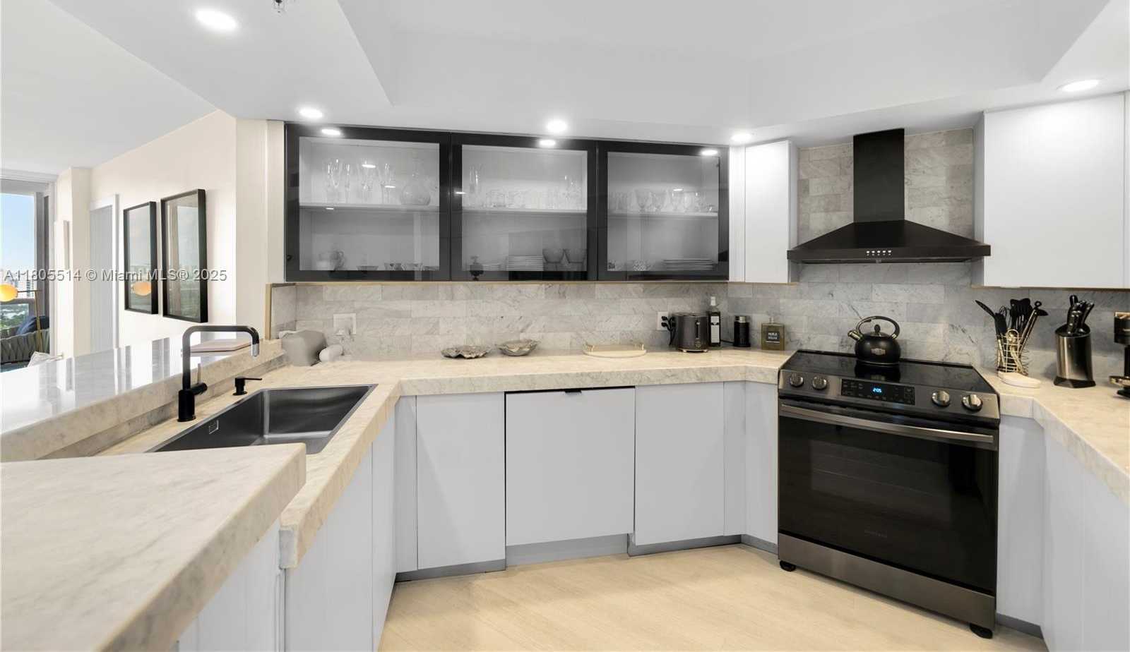Small Image of 1900 SUNSET HARBOUR DR #1911, Miami Beach Number 6