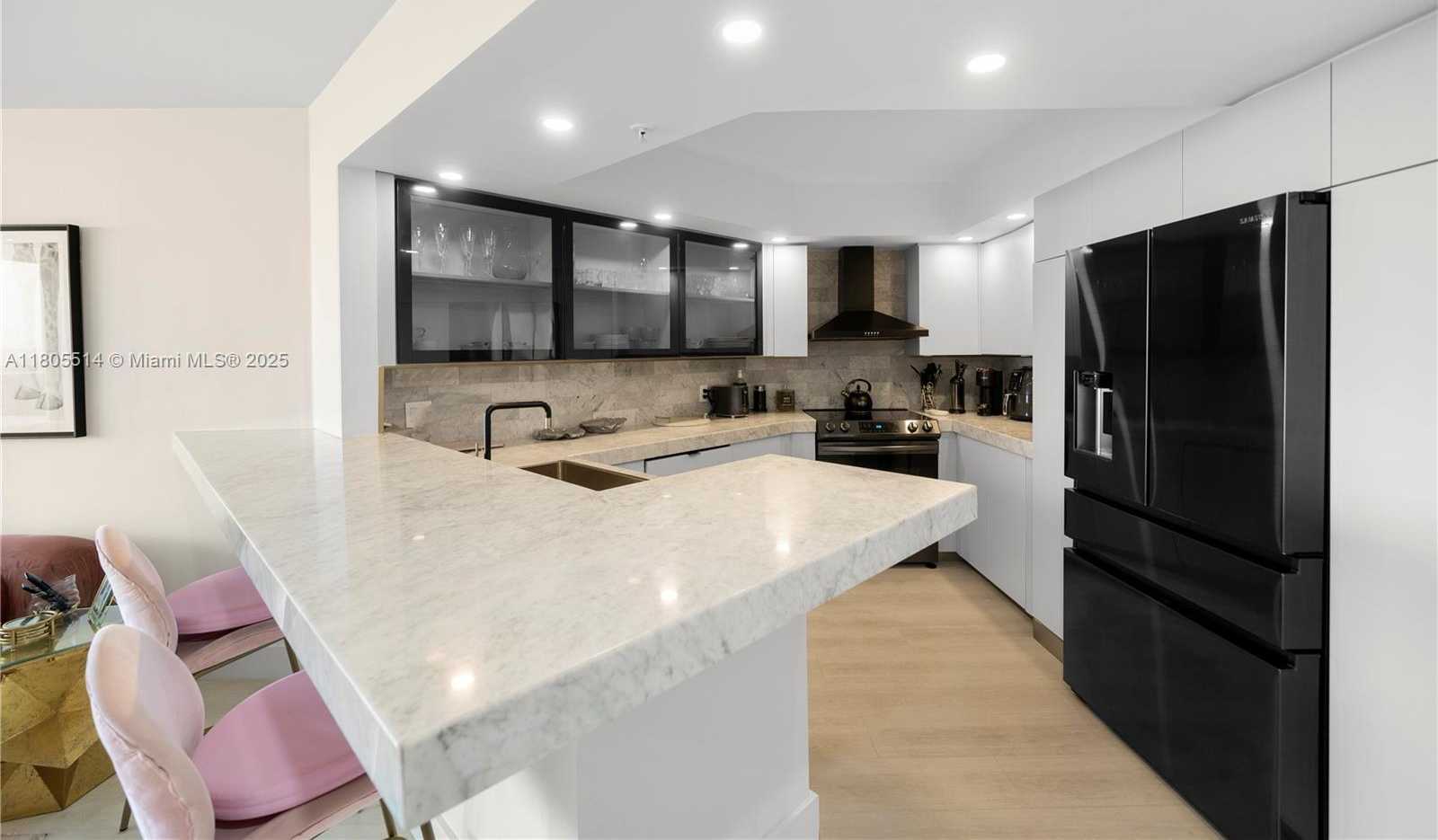 Small Image of 1900 SUNSET HARBOUR DR #1911, Miami Beach Number 7