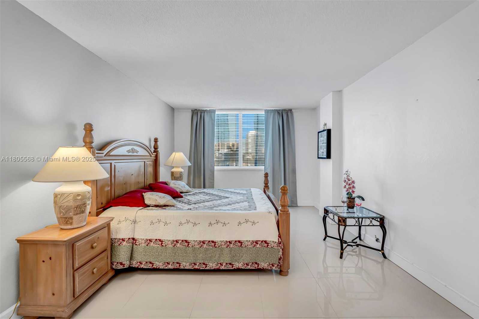 Small Image of 500 BAYVIEW DR #231, Sunny Isles Beach Number 16