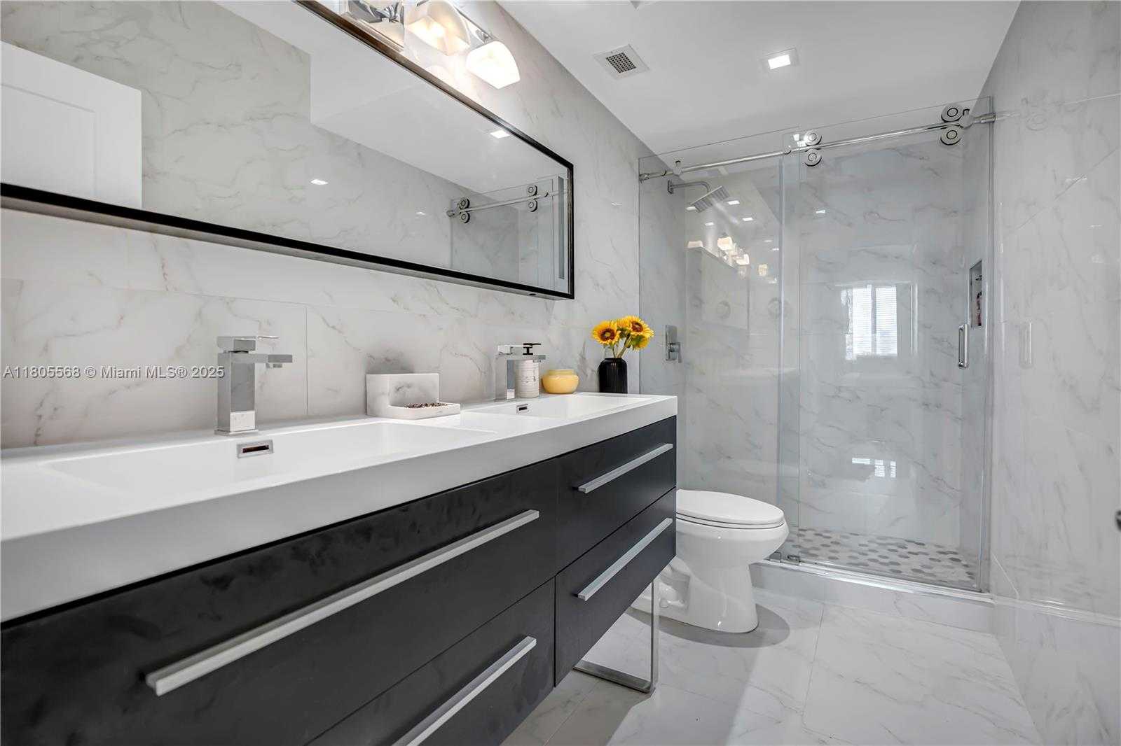 Small Image of 500 BAYVIEW DR #231, Sunny Isles Beach Number 17