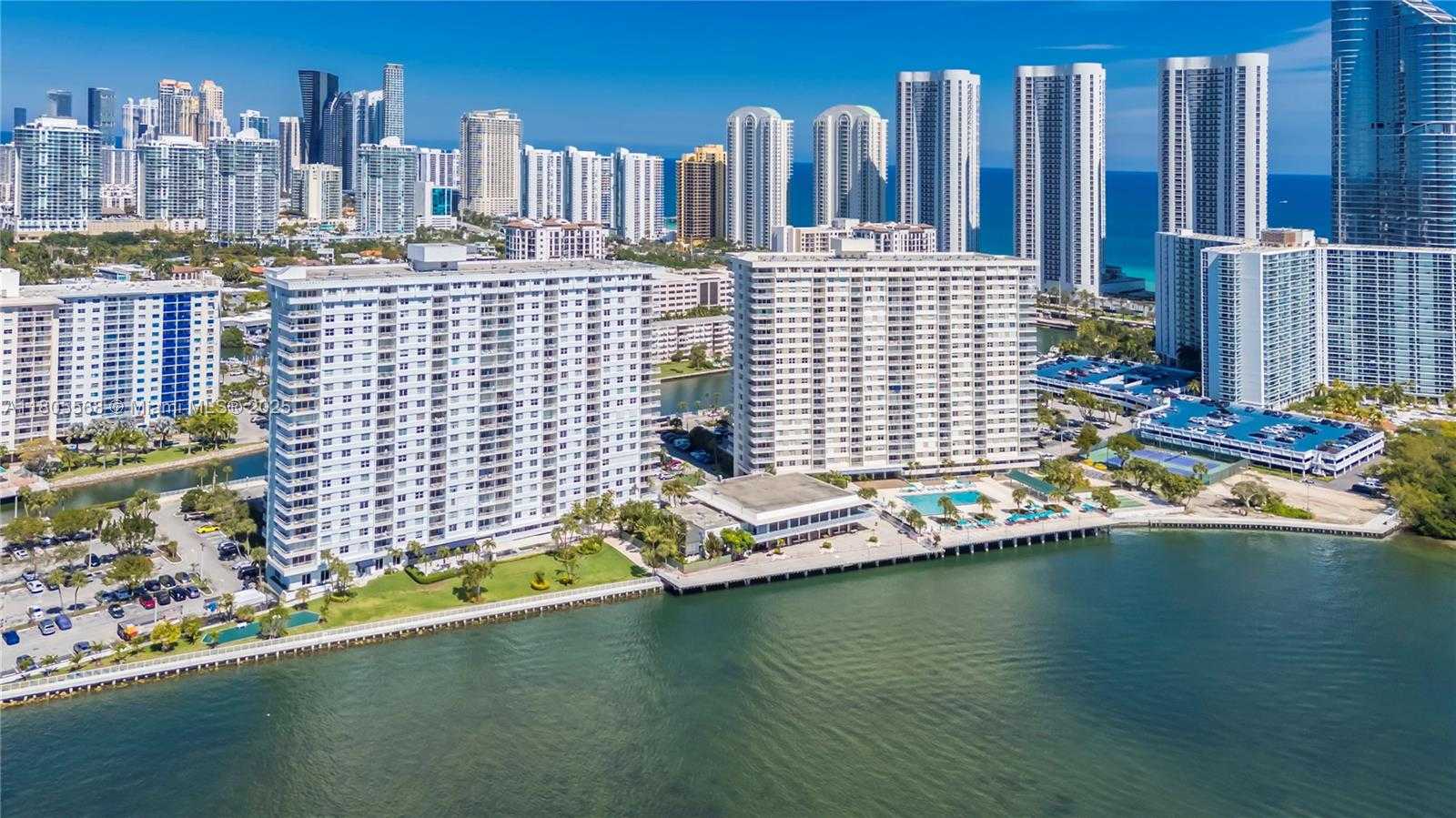 Small Image of 500 BAYVIEW DR #231, Sunny Isles Beach Number 26