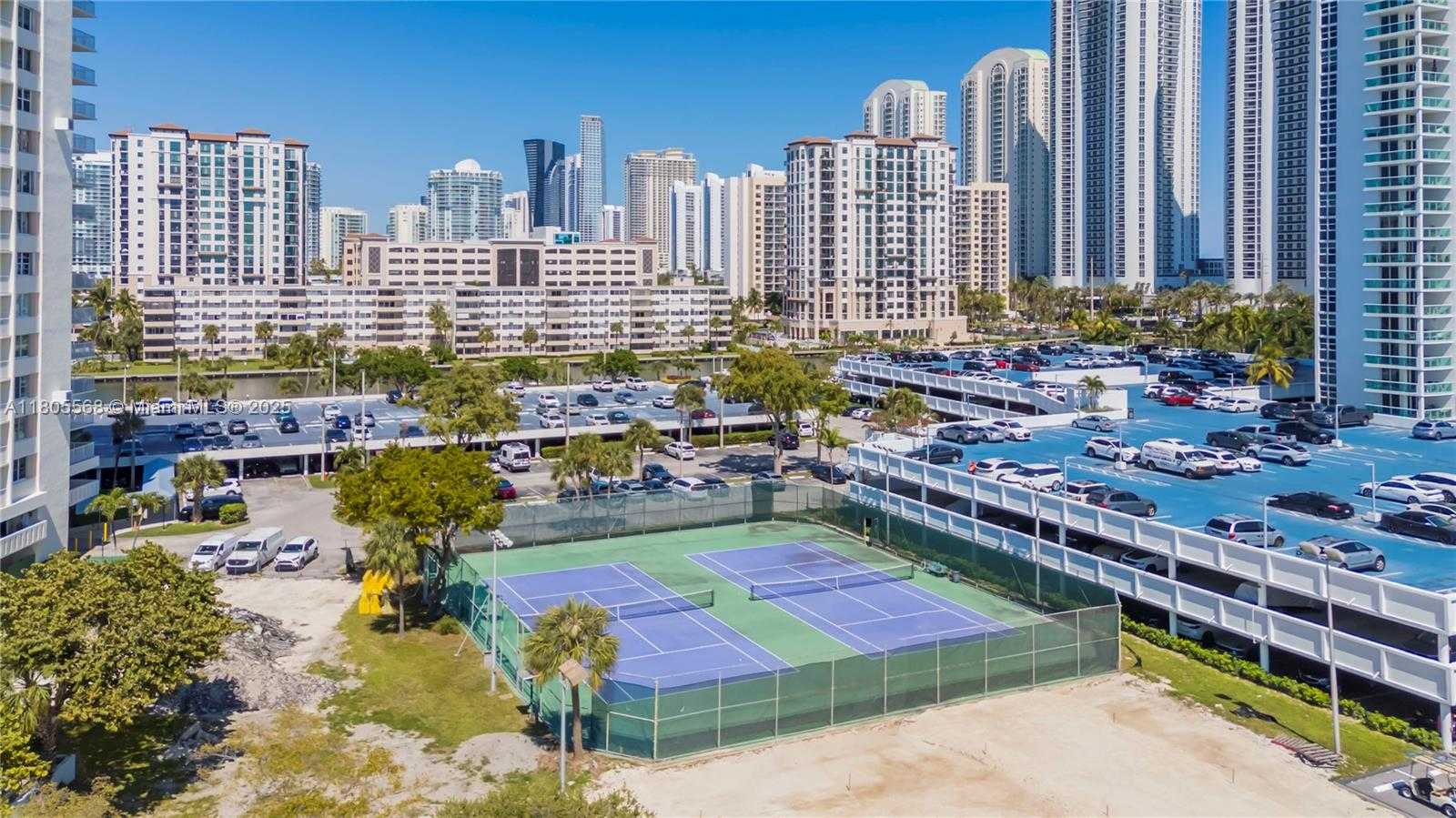 Small Image of 500 BAYVIEW DR #231, Sunny Isles Beach Number 27