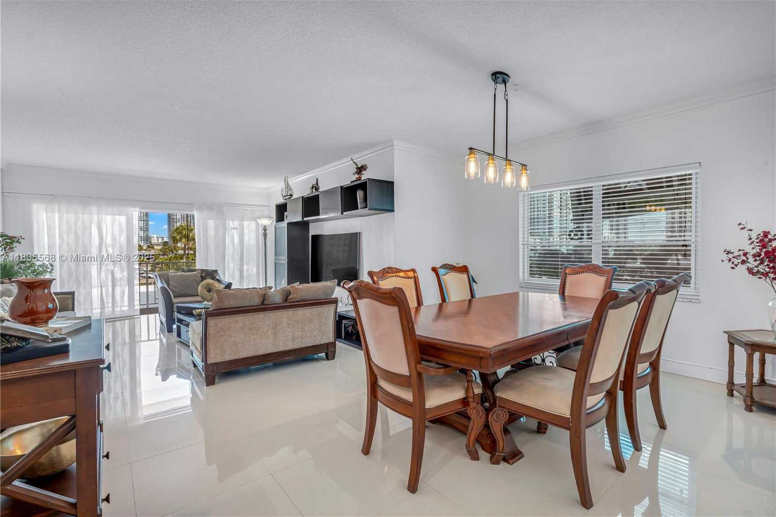 Small Image of 500 BAYVIEW DR #231, Sunny Isles Beach Number 7