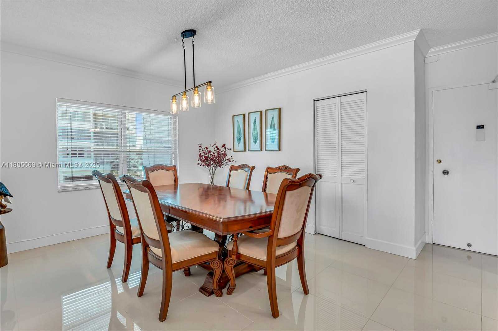 Small Image of 500 BAYVIEW DR #231, Sunny Isles Beach Number 8