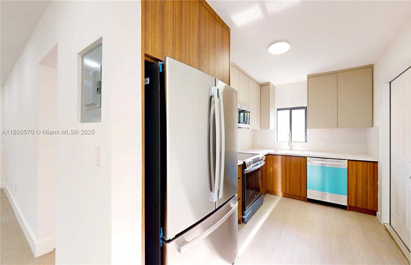 Small Image of 355 NORTH EAST 111TH ST, Miami Number 11