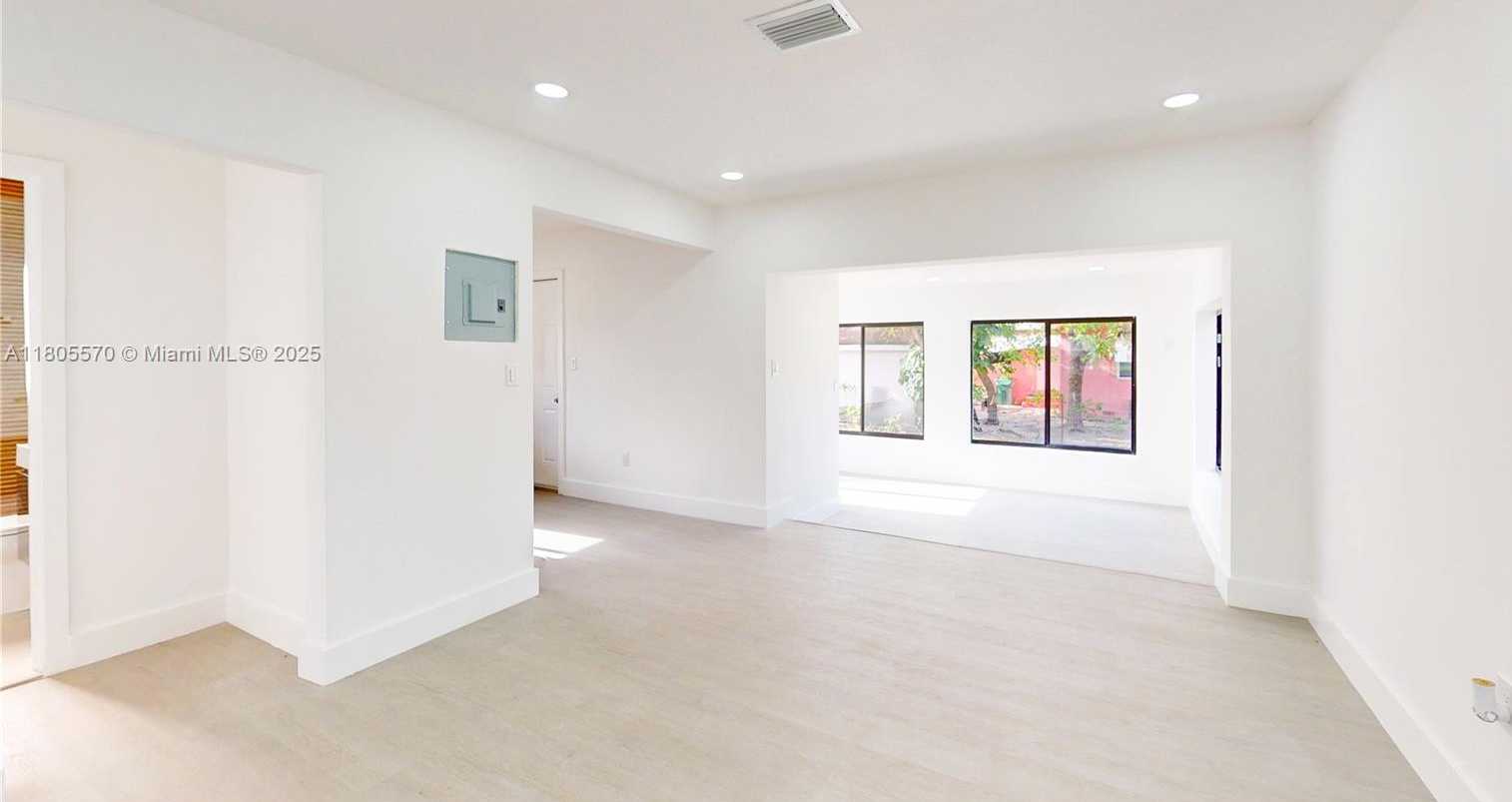 Small Image of 355 NORTH EAST 111TH ST, Miami Number 16
