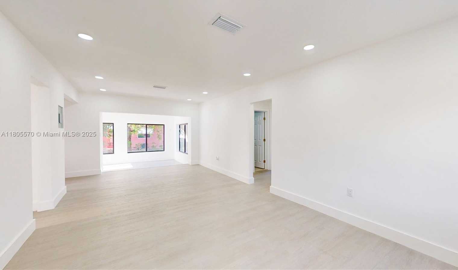 Small Image of 355 NORTH EAST 111TH ST, Miami Number 17