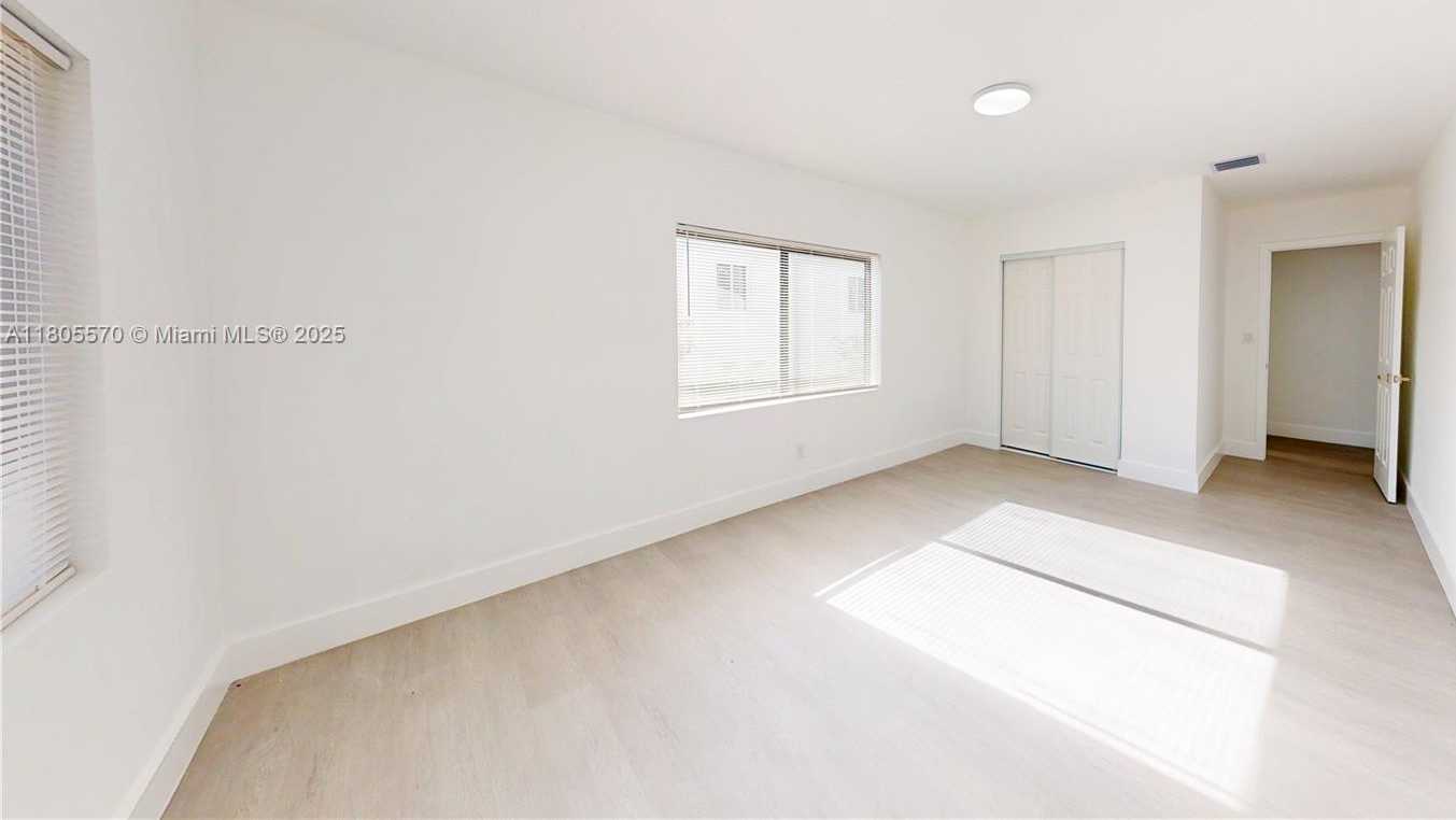 Small Image of 355 NORTH EAST 111TH ST, Miami Number 22