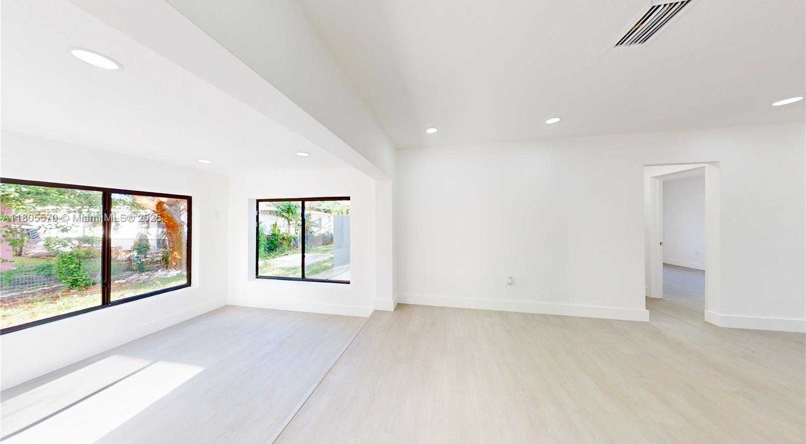 Small Image of 355 NORTH EAST 111TH ST, Miami Number 25
