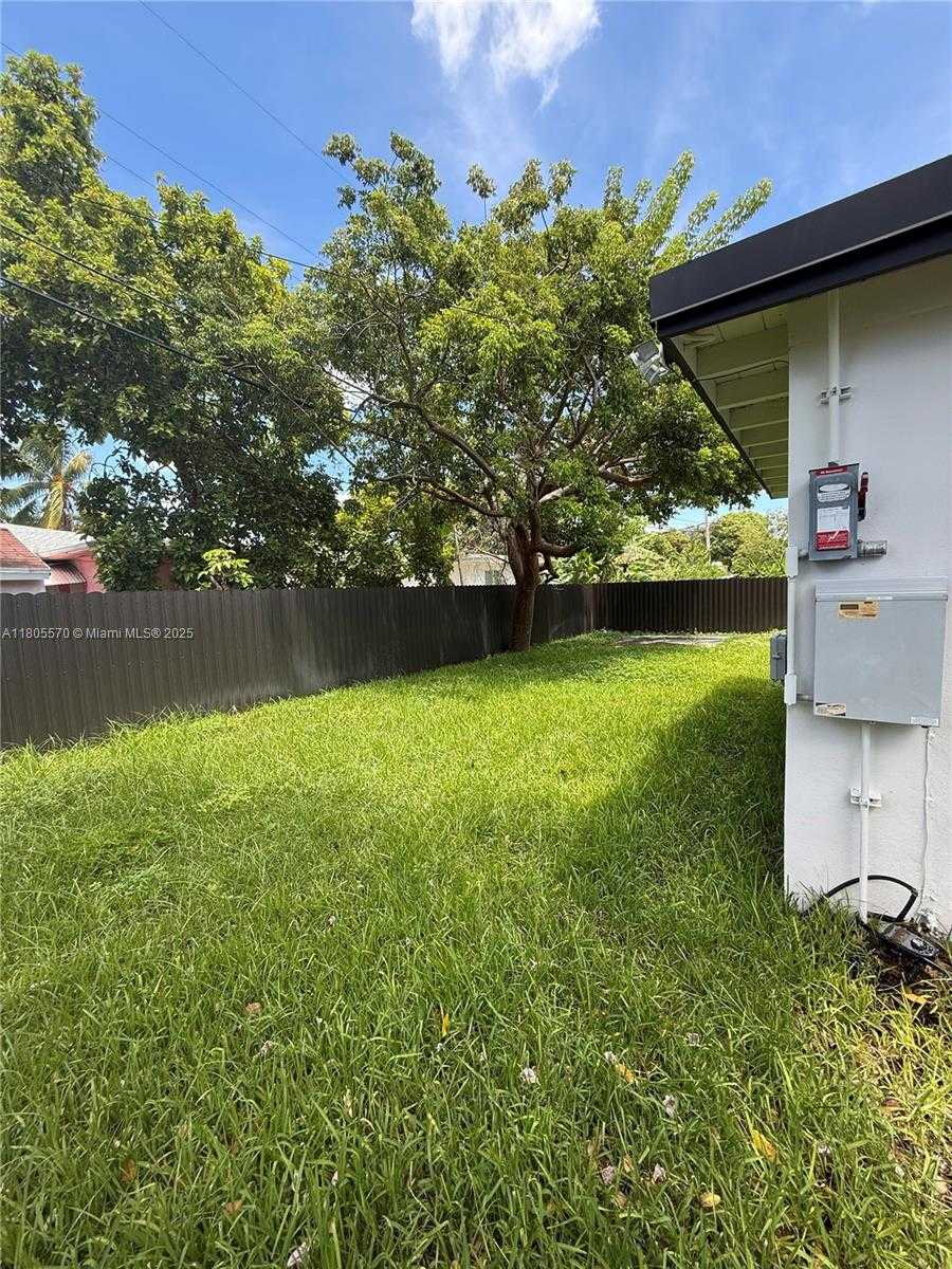 Small Image of 355 NORTH EAST 111TH ST, Miami Number 34