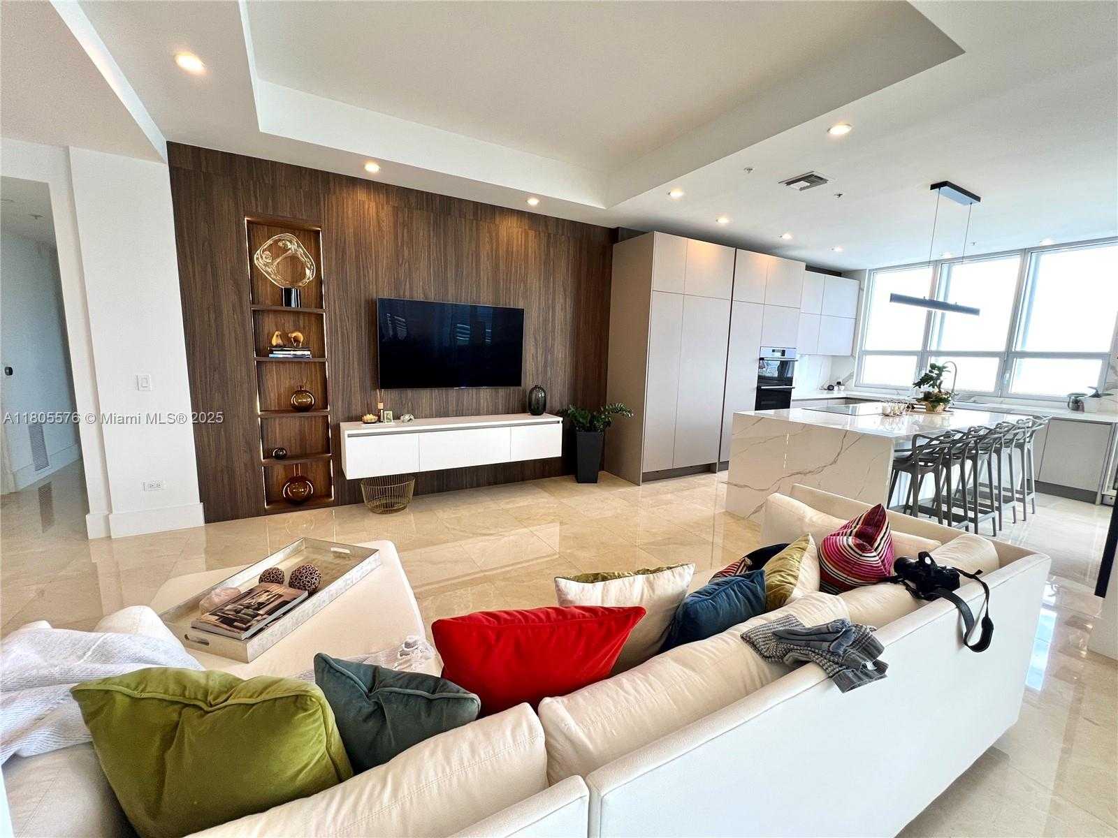 Small Image of 848 BRICKELL KEY DR #PH 4505, Miami Number 13