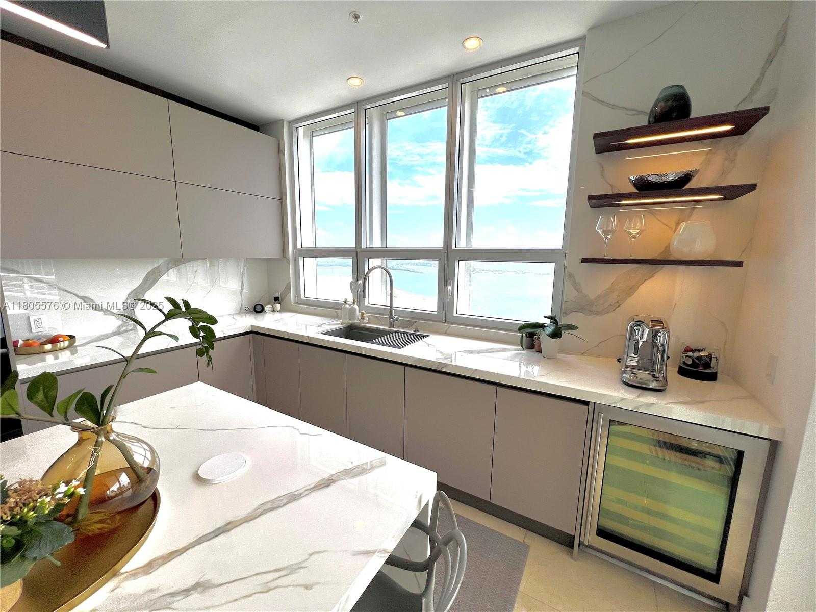 Small Image of 848 BRICKELL KEY DR #PH 4505, Miami Number 29