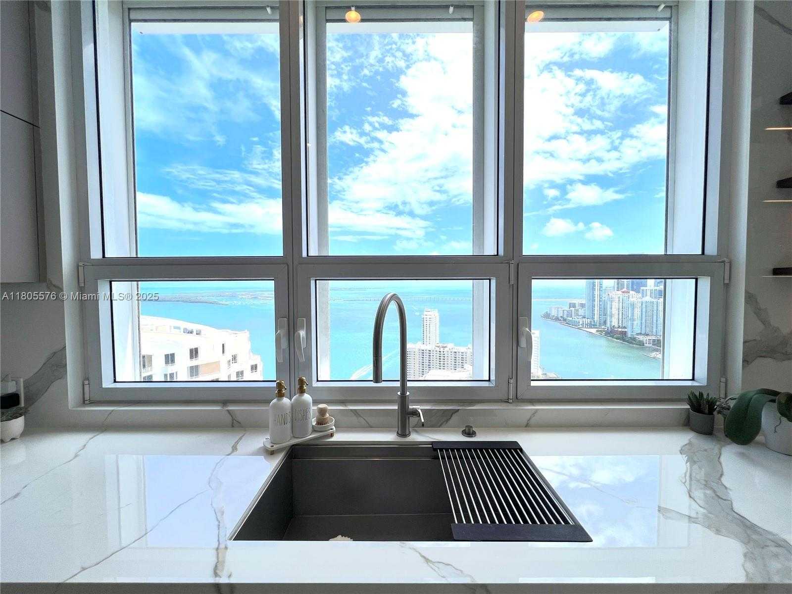 Small Image of 848 BRICKELL KEY DR #PH 4505, Miami Number 30