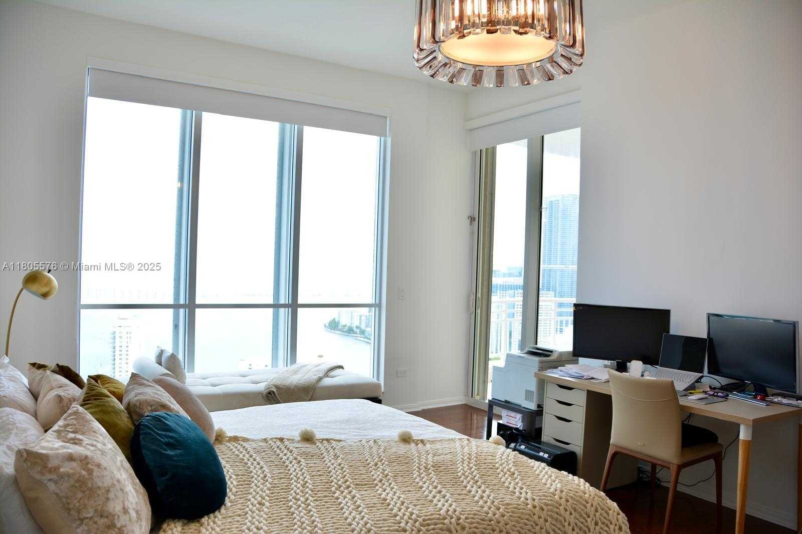 Small Image of 848 BRICKELL KEY DR #PH 4505, Miami Number 35