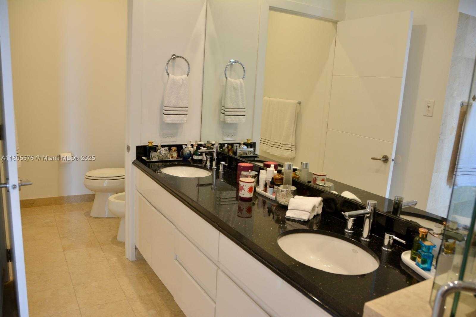 Small Image of 848 BRICKELL KEY DR #PH 4505, Miami Number 36