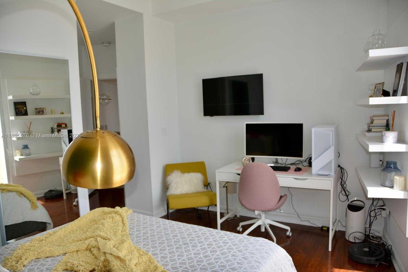 Small Image of 848 BRICKELL KEY DR #PH 4505, Miami Number 43