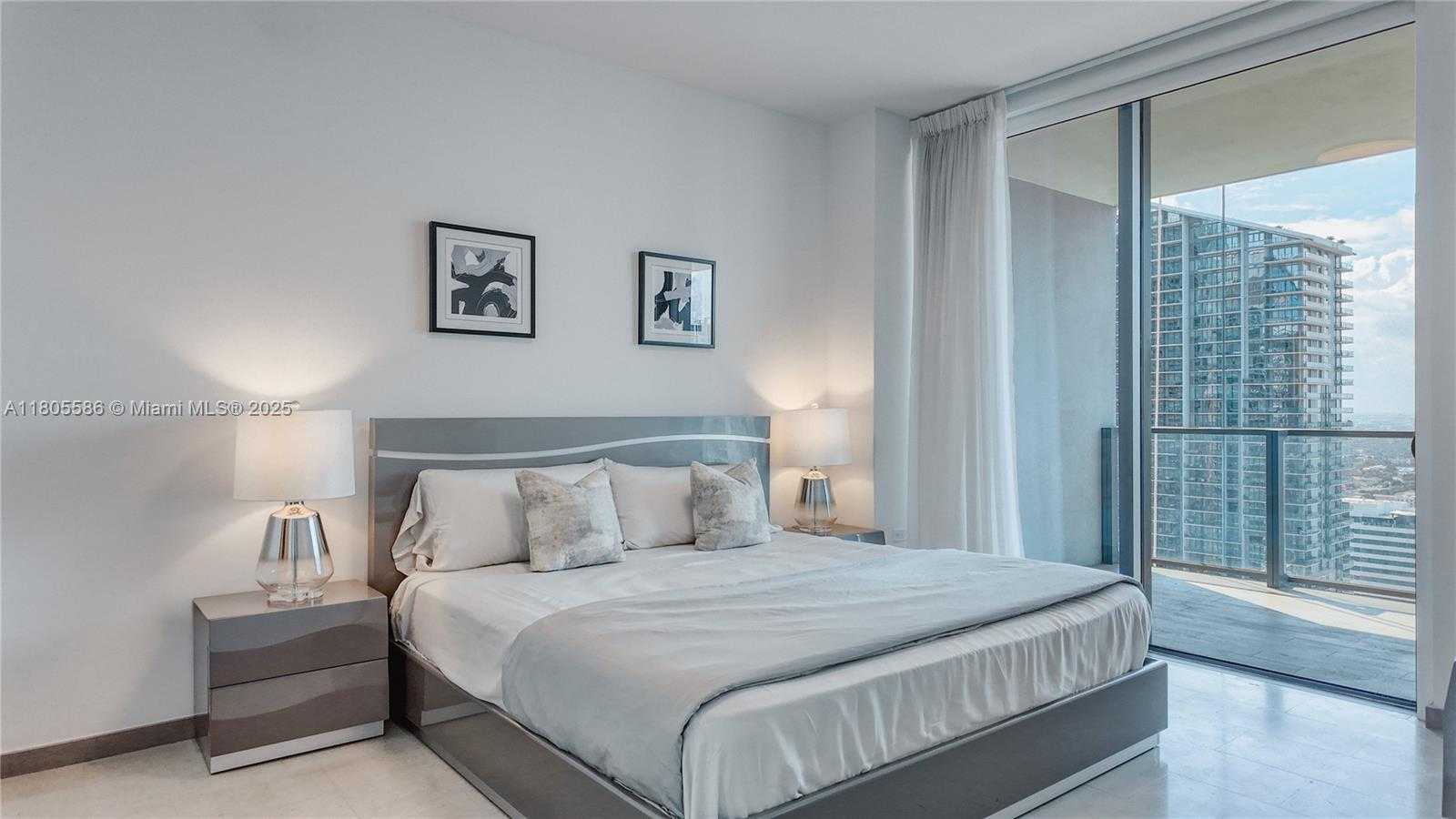 Small Image of 68 SOUTH EAST 6TH ST #3106, Miami Number 4