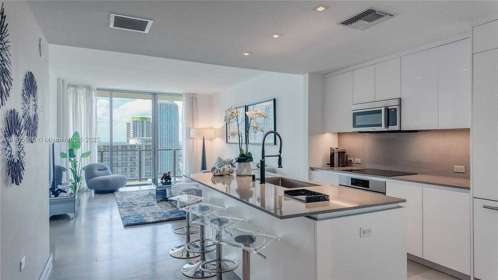 Small Image of 68 SOUTH EAST 6TH ST #3106, Miami Number 5