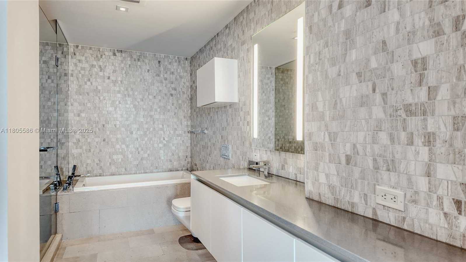 Small Image of 68 SOUTH EAST 6TH ST #3106, Miami Number 6