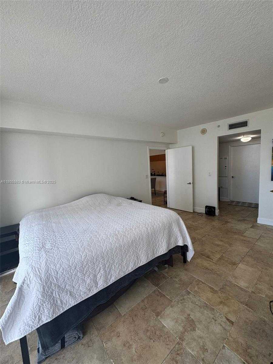 Small Image of 1750 NORTH BAYSHORE DR #2406, Miami Number 10