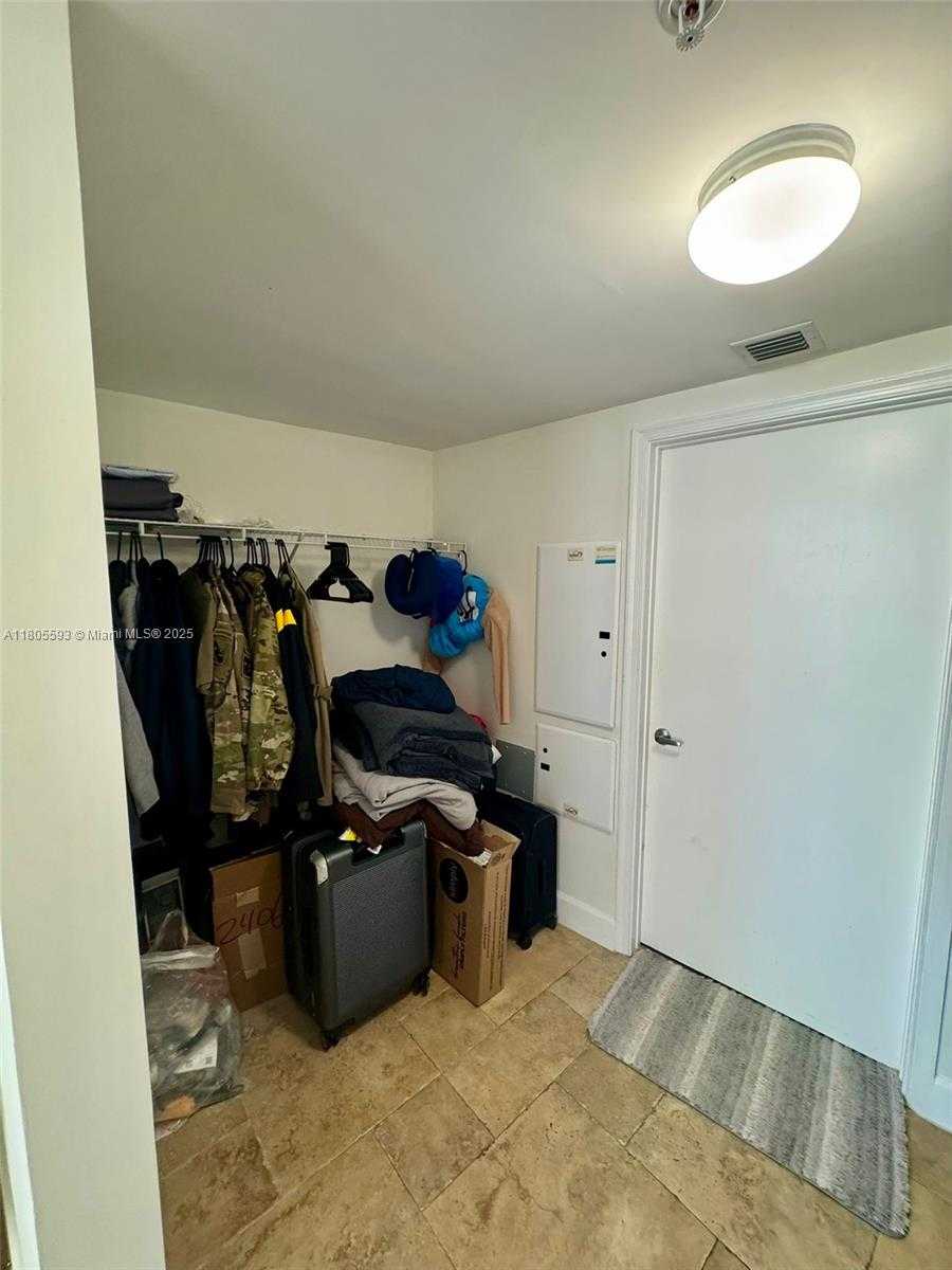 Small Image of 1750 NORTH BAYSHORE DR #2406, Miami Number 13